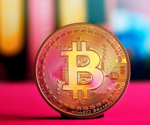 Курс биткоина за сутки потерял 1.38%, рынок ищет новое дно