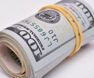 Инвесторы ставят на курс доллара, продавая рублевые активы Инвесторы ставят на курс доллара, продавая рублевые активы