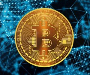 Курс биткоина вырос на 0.5% двигаясь к отметке 7 500 долларов