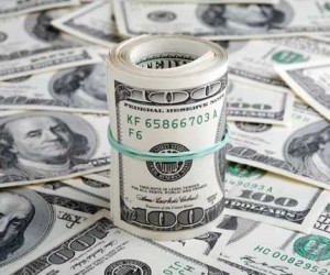 Доллар растет в ожидании новых тарифов на импорт из Китая Доллар растет в ожидании новых тарифов на импорт из Китая