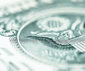 Доллар растет получая поддержку от рынка труда США