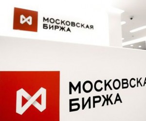 Российский фондовый рынок начал неделю в зеленой зоне