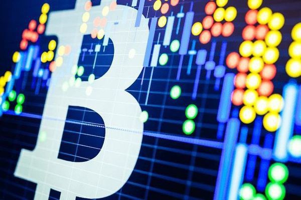 Курс биткоина сегодня внезапно развернулся и теряет более 0.5% от цены открытия