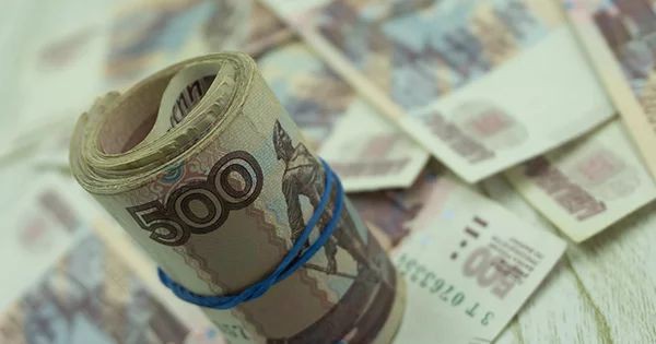 Рубль сегодня продолжает медленно дрейфовать в сторону ослабления