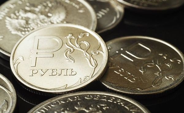 Курс рубля растет против доллара, есть ли предел?