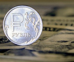 Падение курса доллара замаскировало негативный эффект от нефти для рубля Падение курса доллара замаскировало негативный эффект от нефти для рубля