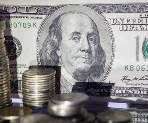 Курс доллара растет в ожидании решения ФРС Курс доллара растет в ожидании решения ФРС