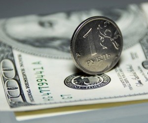 Рубль падает на ухудшении геополитической обстановки Рубль падает на ухудшении геополитической обстановки