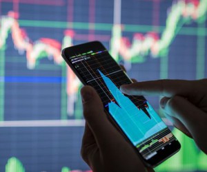 Фондовый рынок России продолжает уверенный рост несмотря на падение нефти Фондовый рынок России продолжает уверенный рост несмотря на падение нефти