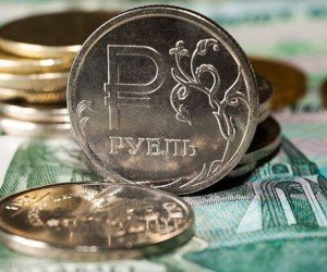 Курс рубля к доллару США в прошлом месяце увеличился на 3% Курс рубля к доллару США в прошлом месяце увеличился на 3%