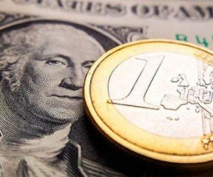 Курс доллара растет на европейских разногласиях Курс доллара растет на европейских разногласиях