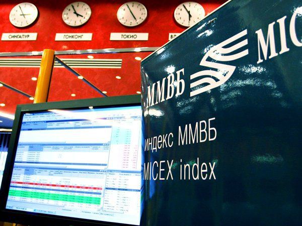 Российский фондовый рынок растет на фоне стабильности нефтяных котировок