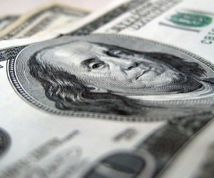 Доллар снижается перед заседанием ФРС США Доллар снижается перед заседанием ФРС США