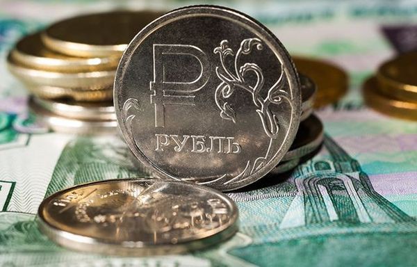 Почему рубль растет, эксперт назвал три причины