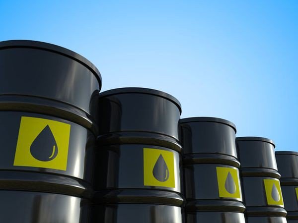 Нефть Brent стремительно падает ниже 62 долларов