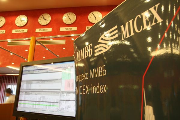 Российский рынок акций пытается пробить отметку 2500 