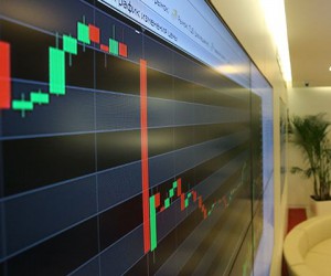 Российский фондовый рынок к вечеру спустился в «красную» зону