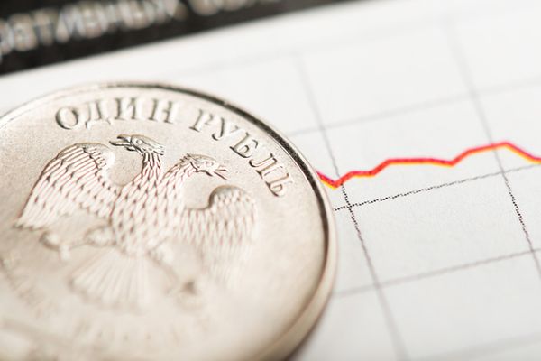 Рубль и нефть разошлись в разные стороны