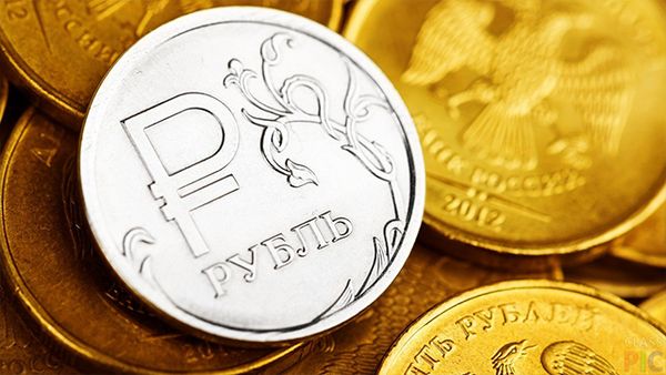 Рубль нанес удар по доллару, что случилось с курсом