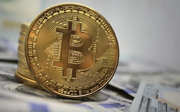 Биткоин ушел в новое пике, курс криптовалюты сдался