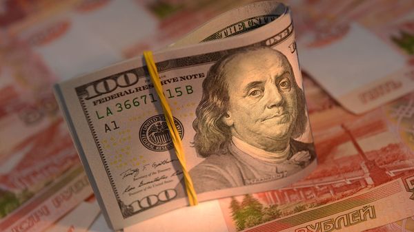 Рубль снизился несмотря на смягчение санкционной риторики