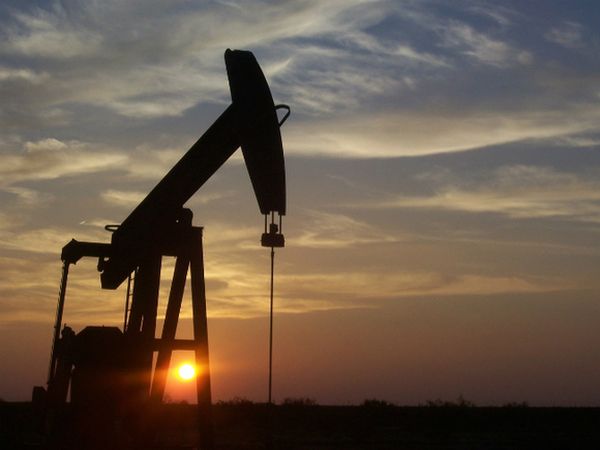 Нефть по итогам торгов снизилась на 1.2% до 66.46 долларов за баррель