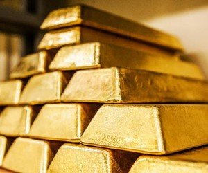 Курс золота упал в цене после сообщения о переговорах США и Китая Курс золота упал в цене после сообщения о переговорах США и Китая
