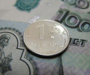 Курс рубля резко ослаб на фоне сильного спроса на доллар Курс рубля резко ослаб на фоне сильного спроса на доллар