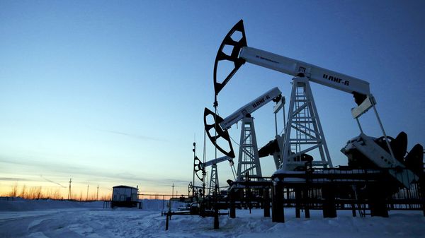 Цена нефти ждет ключевых решений ОПЕК+