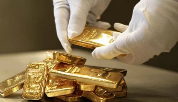 Курс золота остается в падении уже четыре дня 
