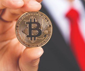 Курс биткоина отступил но остается выше 8000 долларов Курс биткоина отступил но остается выше 8000 долларов