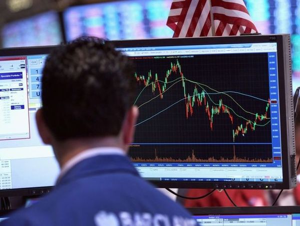 Фондовый рынок США не много потерял из-за выходных