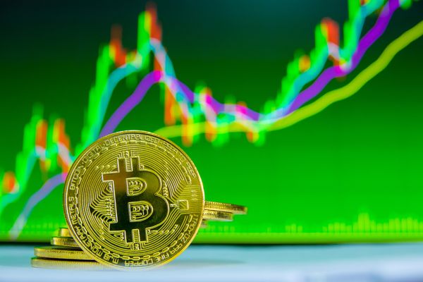 Курс биткоина готов к новому прорыву, когда покупать криптовалюту
