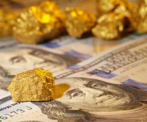 Инвесторы меняют доллар на евро и золото Инвесторы меняют доллар на евро и золото