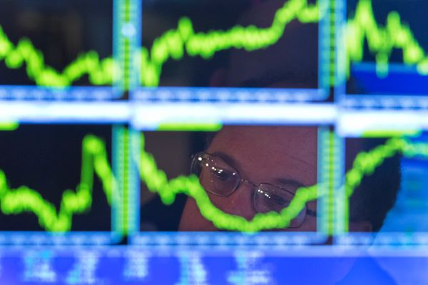Российский фондовый рынок не может удержать максимумы