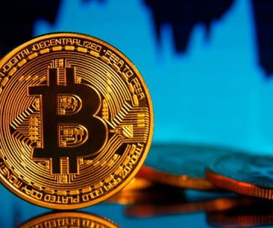 Курс биткоина за сутки рухнул более чем на 2 000 долларов или 11% 
