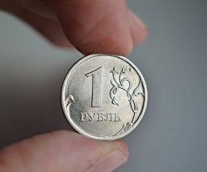 Курс рубля начинает второе полугодие падением Курс рубля начинает второе полугодие падением