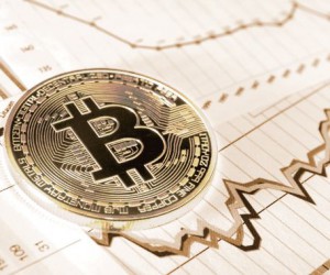 Курс биткоина отступает к психологической отметке $10 000