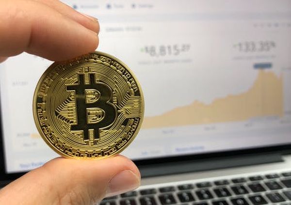 Курс биткоина: Прибыль растет, а риски минимальны