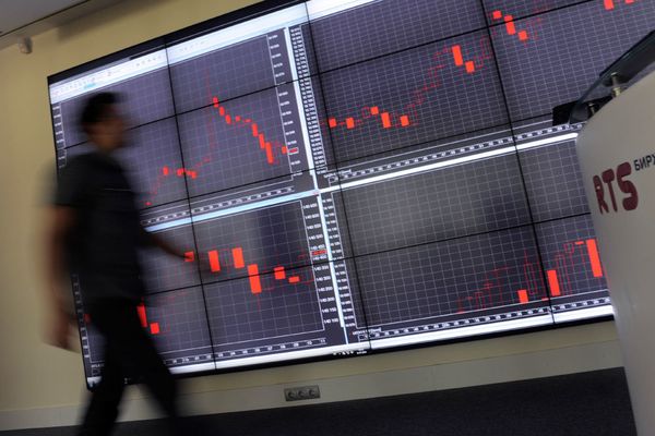 Рынок акций РФ постепенно теряет импульс к росту