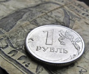 Рубль легко может рухнуть до 70 за доллар Рубль легко может рухнуть до 70 за доллар