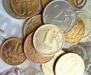 Рубль завершил день внушительным ростом на 1.2%