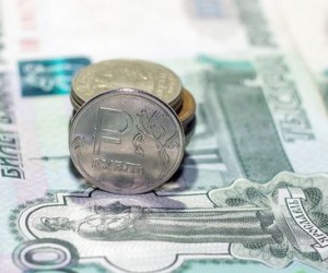 Рублю все сложнее удерживать позиции Рублю все сложнее удерживать позиции