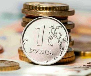 Курс рубля под давлением внешних факторов падает против доллара