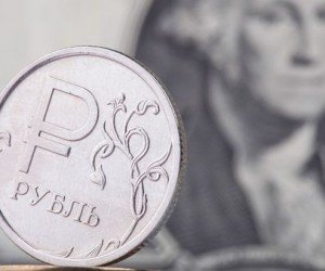 Рубль обвалился против доллара и евро Рубль обвалился против доллара и евро