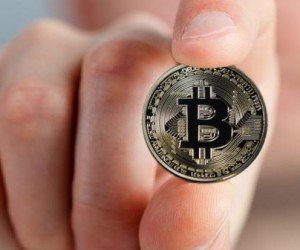 Курс биткоина сдает рубежи, отступая к отметке 8000 долларов Курс биткоина сдает рубежи, отступая к отметке 8000 долларов