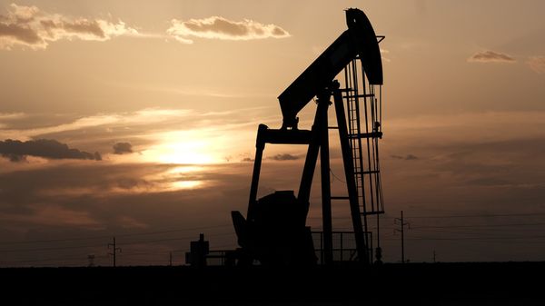 Курс нефти топчется вблизи отметки $64 за баррель Brent