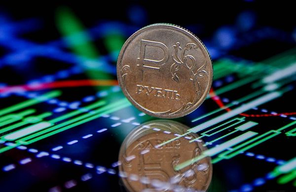 Рубль остается под давлением и продолжит падать 