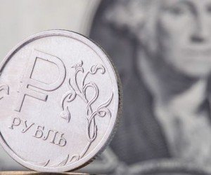 Рубль стабилен перед голосованием в Британии Рубль стабилен перед голосованием в Британии
