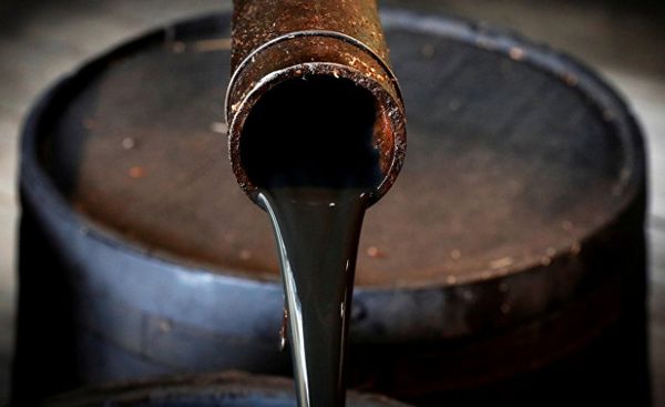Курс нефти снижается на фоне глобальных экономических опасений